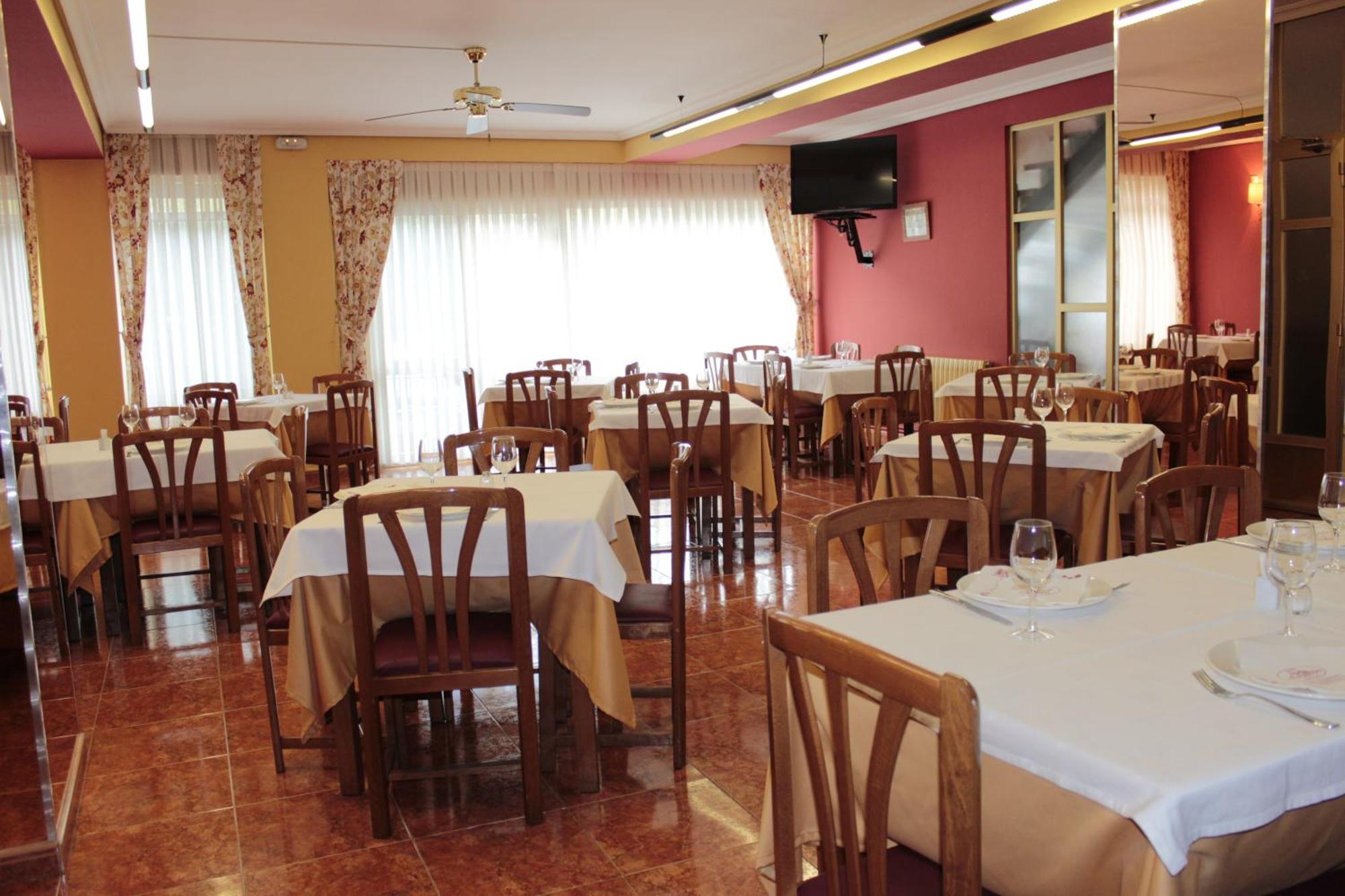 Hotel Penagrande Cangas De Narcea Exterior photo
