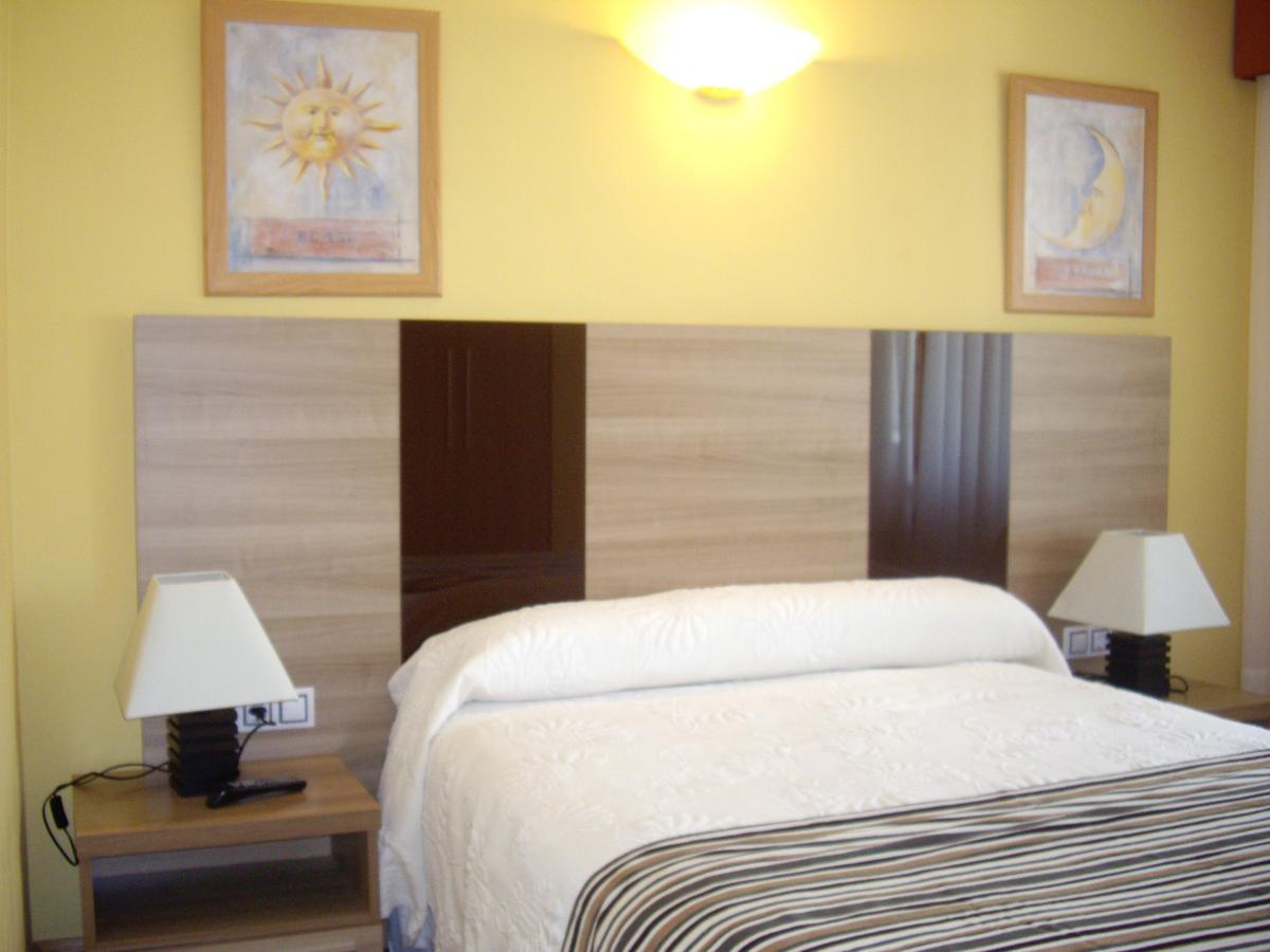 Hotel Penagrande Cangas De Narcea Exterior photo