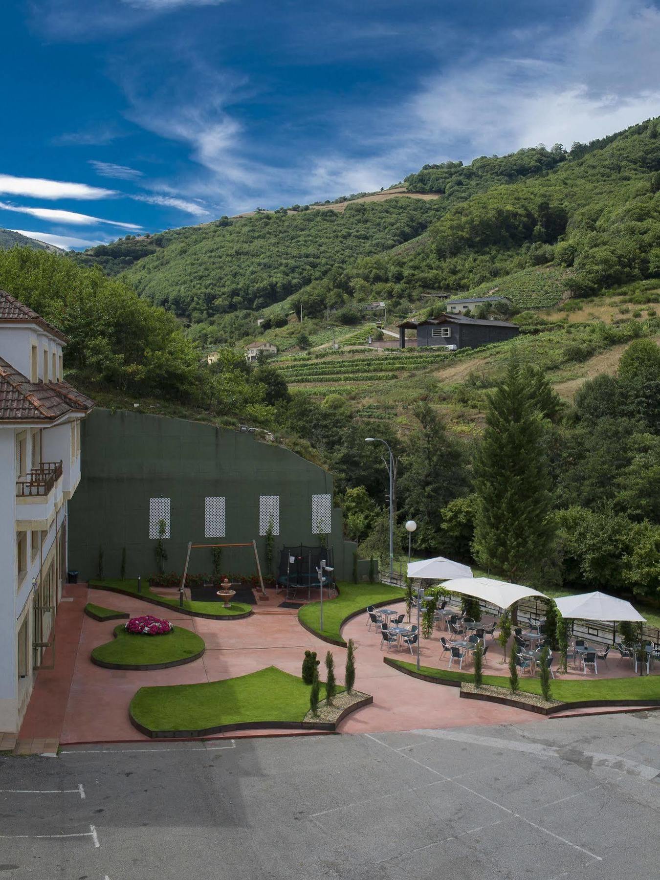 Hotel Penagrande Cangas De Narcea Exterior photo