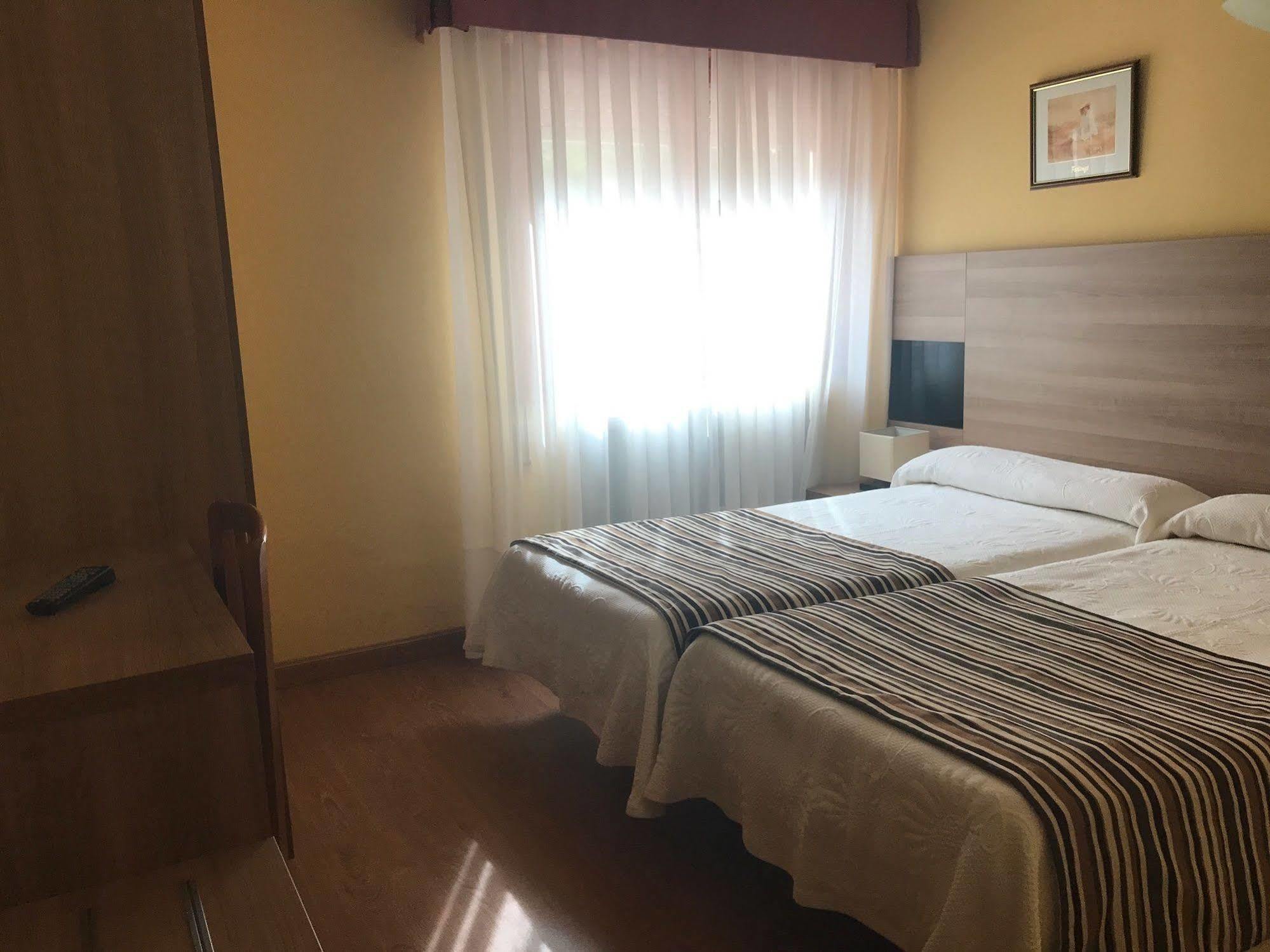 Hotel Penagrande Cangas De Narcea Exterior photo