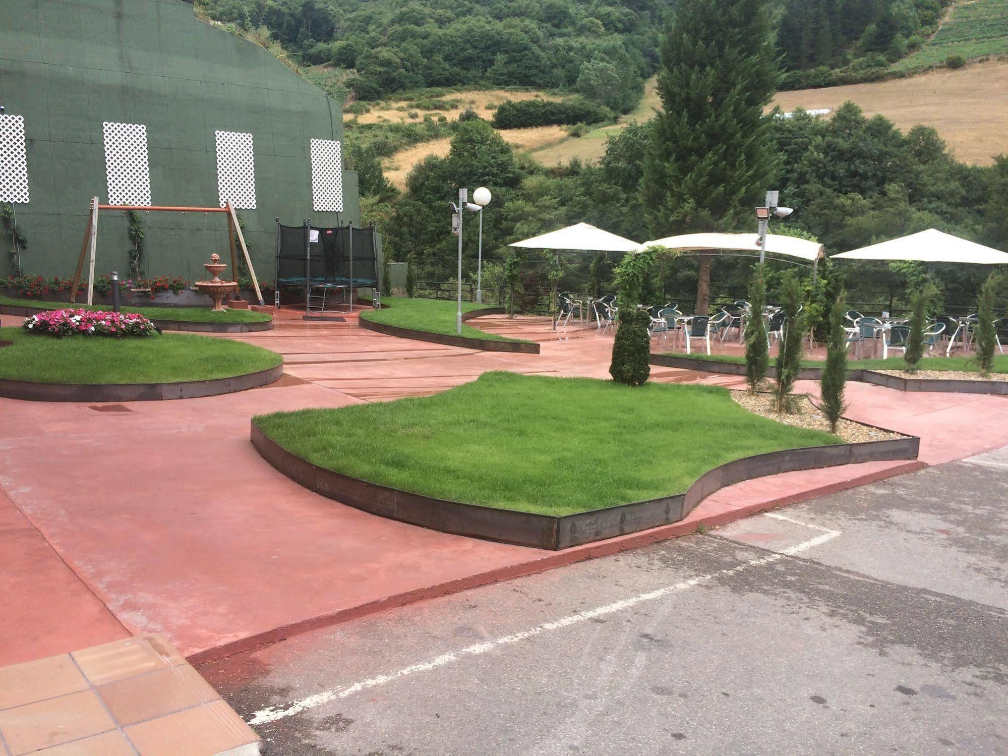 Hotel Penagrande Cangas De Narcea Exterior photo