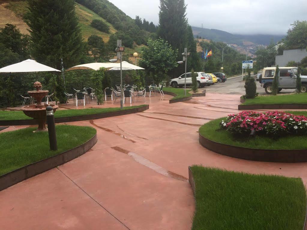 Hotel Penagrande Cangas De Narcea Exterior photo